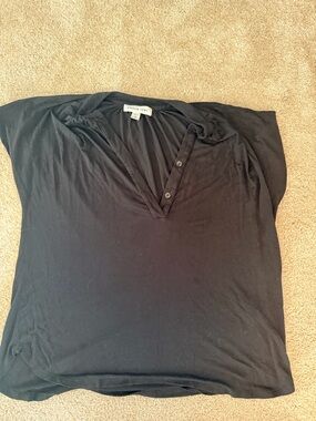 Amour Vert Black V-Neck Short Sleeve Button Top